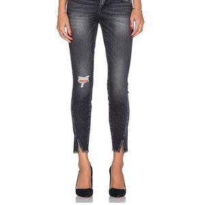 Amo twist in Vixen Destroy